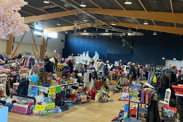 Der Marler Kinderkleidermarkt war im vergangenem Jahr ein großer Erfolg. Es wurden zahlreiche Kinderspiele und Kinderkleidung verkauft.