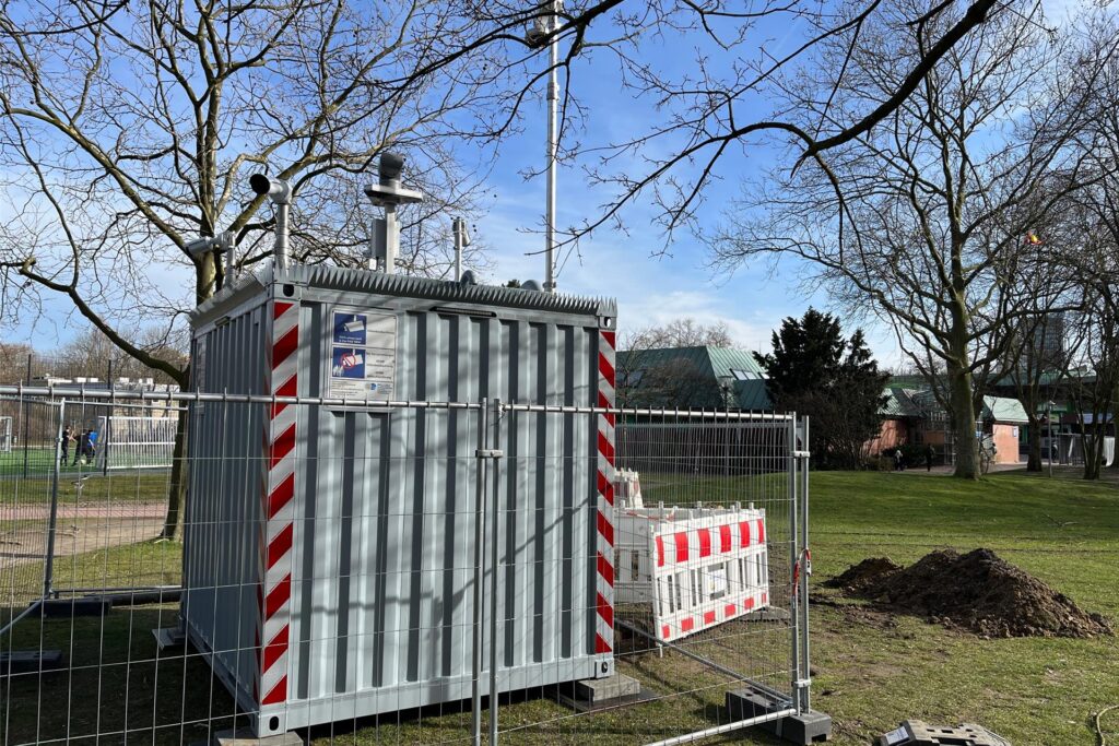 Dieser Video-Container der Polizei steht seit März 2023 im Keuning-Park. (Archivbild)