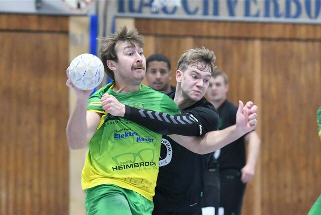 In der Landesliga ist die HSG Rauxel-Schwerin nach dem 29:37 gegen ETG Recklinghausen (6,) wieder Tabellenvorletzter.
