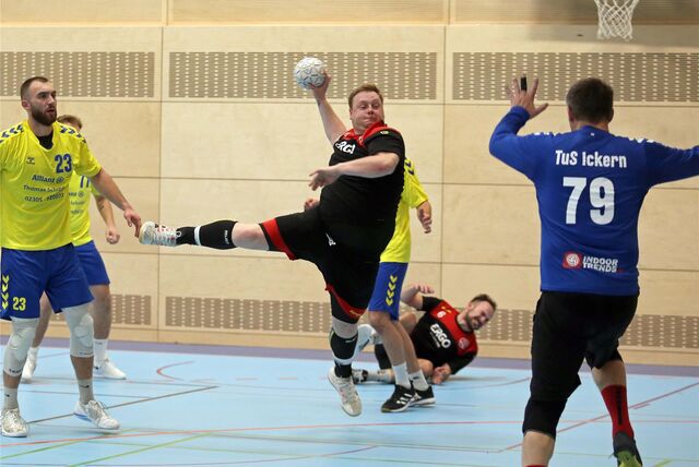 VfL Hüls: Till Spangenberg erzielte zwei Treffer beim 29:24 über den TuS Ickern. .
