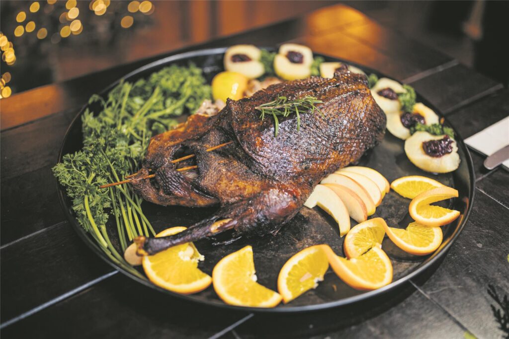 Ein angerichteter Gänsebraten. Ein angerichteter Gänsebraten.