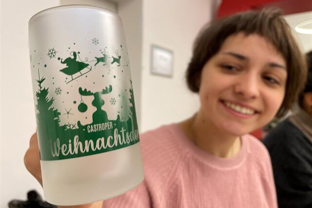 Die Glühwein-Tasse zum Castroper Weihnachtsdorf 2023.