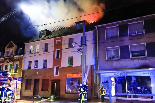 Feuerwehreinsatz in Bochum-Wattenscheid auf der Bochumer Straße