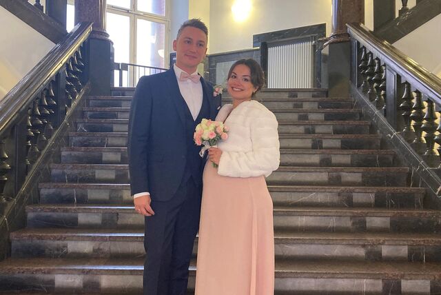 Tim Krächter (30) und Naomi Pieris-Krächter (27) haben in Dortmund geheiratet.