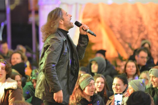 Seven Cent bei ihrem Auftritt im Castroper Weihnachtsdorf.