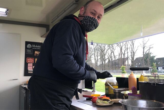 Andreas Hebestreit in seinem Foodtruck