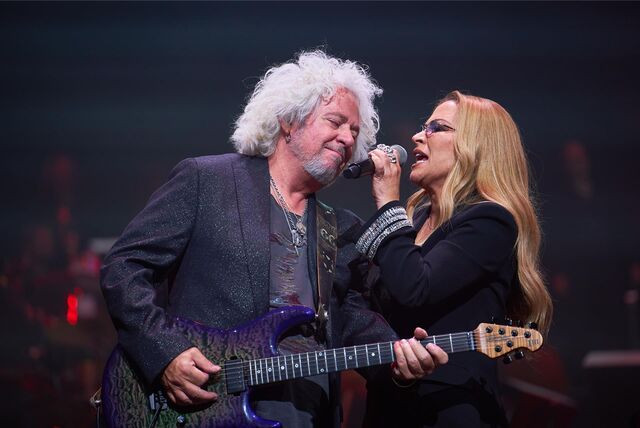 Kamen in der Westfalenhalle an einem Abend zusammen: Toto und Anastacia.