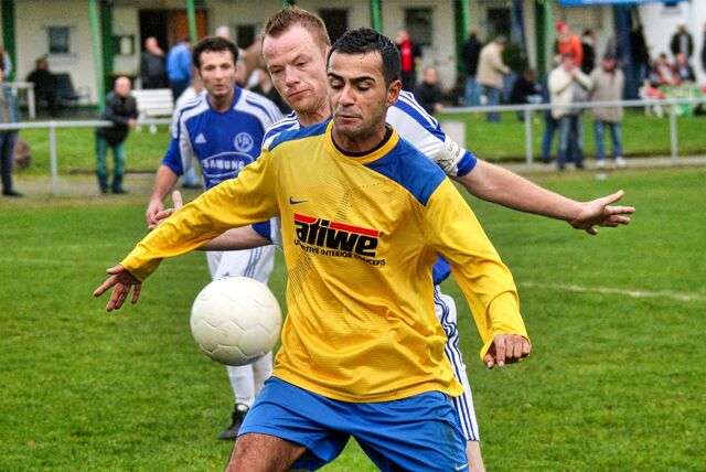 Im November 2008 endete das erste Castrop-Rauxeler Landesliga-Derby seit 23 Jahren mit einem 1:1 zwischen VfB Habinghorst und Spvg Schwerin. Die Spvg führte durch Ahmed Caki mit 1:0. Martin Kapitza glich aus.