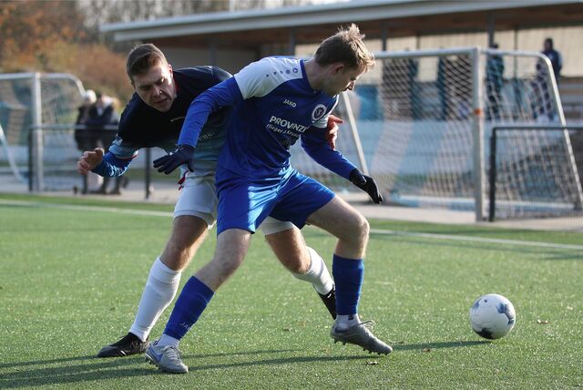 Spieler im Zweikampf
