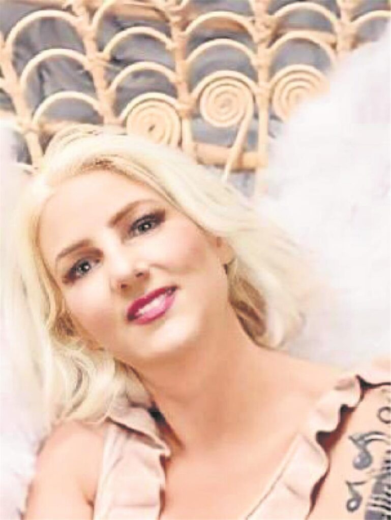 Die Schlagersängerin Melanie Engels aus Waltrop. Die Schlagersängerin Melanie Engels aus Waltrop.