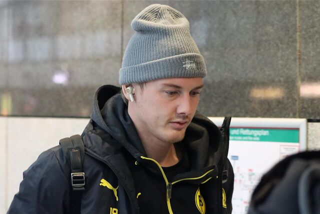 Julian Brandt am Dortmund Airport.
