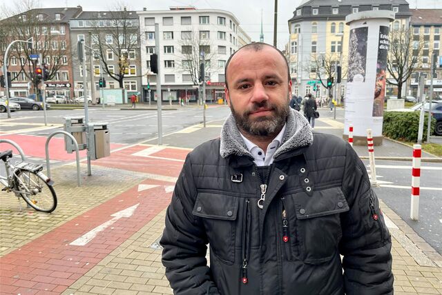 Sahir (35) wohnt in der Nähe des Tatorts. Er sei nach der Tat angekommen und habe versucht, dem Opfer zu helfen, erzählt er unserem Reporter.
