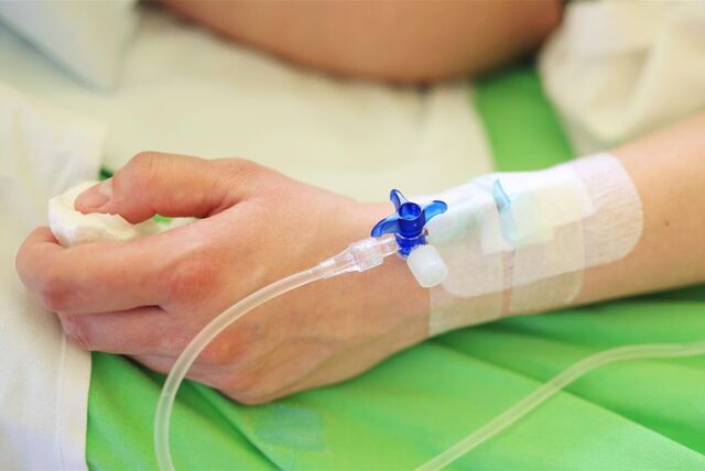 Ein Arzt ist angeklagt, weil er in Dorsten eine tödliche Infusion gelegt habe aufgrund einer falschen Annahme.