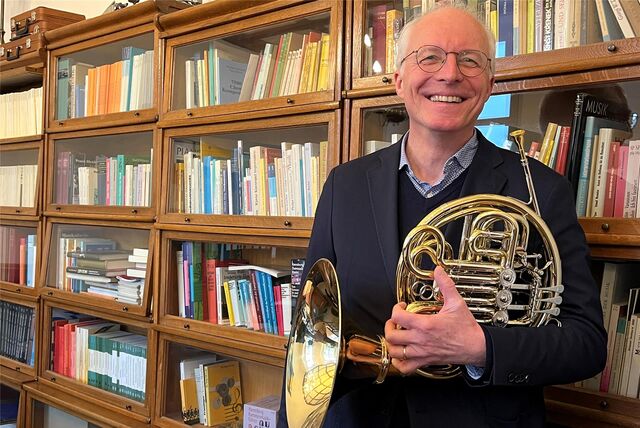 Günter Kahlenbach mit Horn