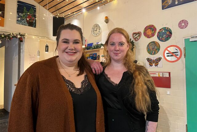 Julia Deppe (l.) vom Jugendzentrum ZAKK und Birte Gooßes von der Altstadtschmiede in Recklinghausen