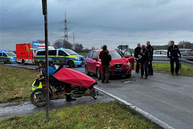 Zwei Autos prallten An der Wienbecke am Mittag zusammen.