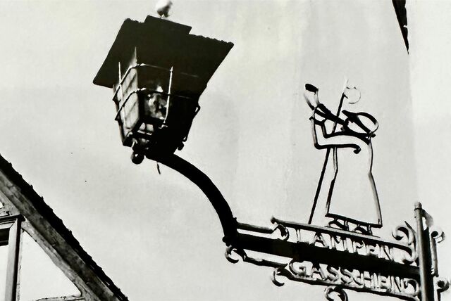 Bild zeigt das zweite Lampengässchen-Schild am Ausgang zur Herrenstraße.