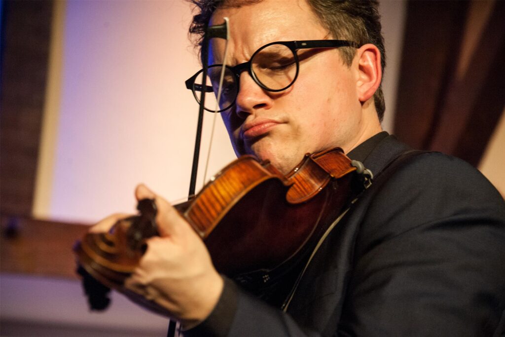 Maurice Maurer an seinem Lieblingsinstrument Maurice Maurer an seinem Lieblingsinstrument