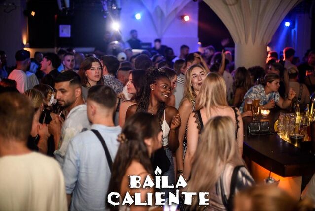 Partygäste auf der Baila Caliente Party im Ratskeller Recklinghausen