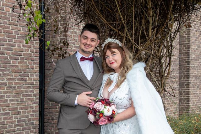 Michele Lüdtke und Maik Phillip (geborener Hildebrandt) lernten sich in einer Kneipe kennen. Nun haben sie geheiratet.