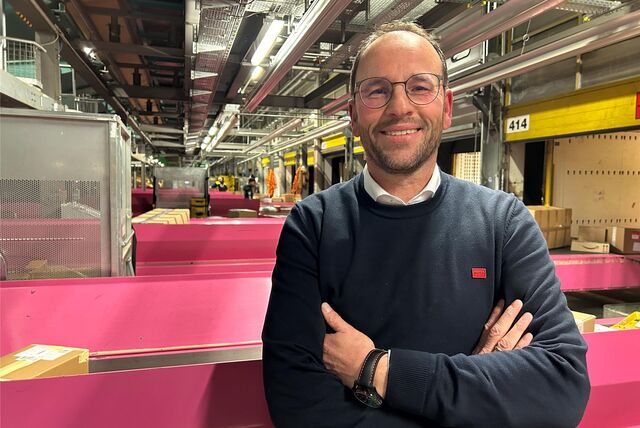 Thomas Gries ist Standortleiter des DHL-Paketzentrums in Dorsten.