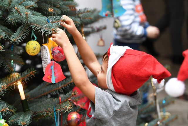Wegen Gema-Gebühren dürfen manche Kitas bei Aufführungen keine modernen Weihnachtslieder singen. (Symbolbild)