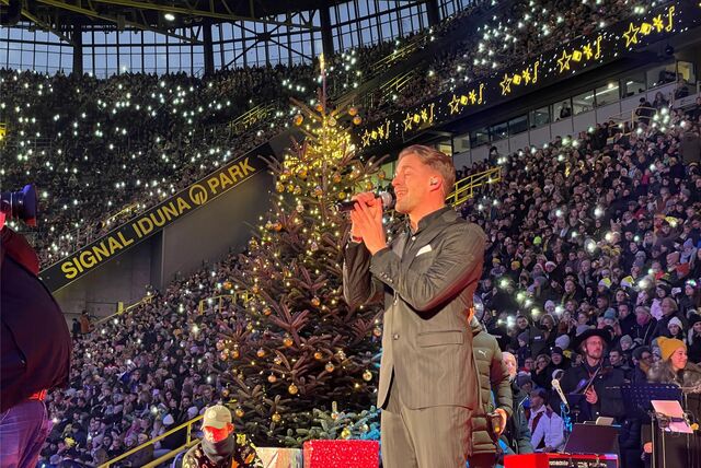 Alexander Klaws singt beim BVB-Weihnachtssingen