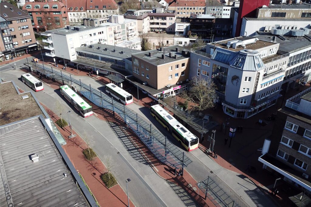 Zu sehen ist der Münsterplatz in Castrop-Rauxel aus der Vogelperspektive.
