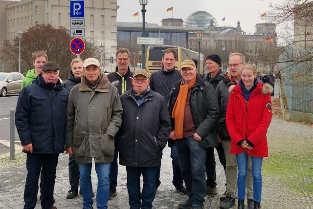 Mehrere Landwirte aus Dorsten und dem Kreis Recklinghausen in Berlin