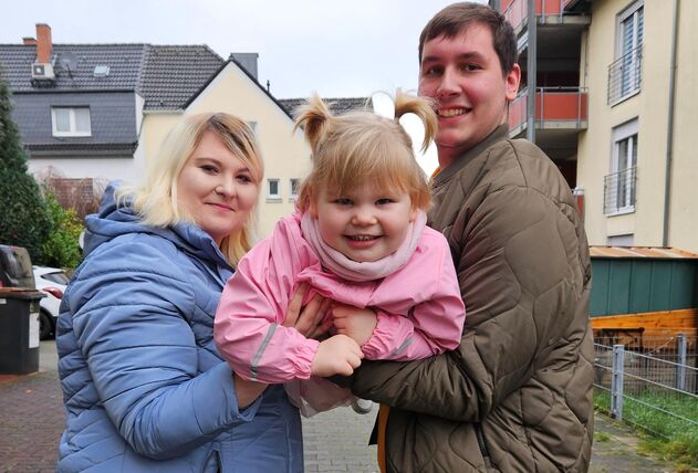 Nach der plötzlichen Geburt heute eine glückliche Familie: Mutter Ann-Katrin, Amelie, Vater Jan