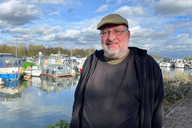 Schiffseigner Frank in der Marina Rünthe.