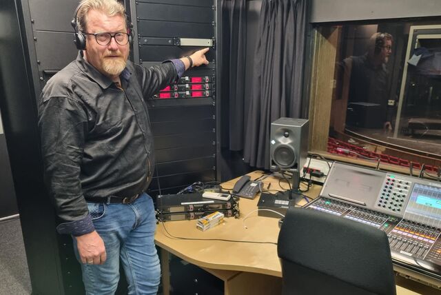Martin Ross steht im Technikraum im Ruhrfestspielhaus Recklinghausen.
