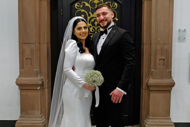 Hochzeitspaar Cansu Celekkaya und Murat Kalafat im Recklinghäuser Rathaus.