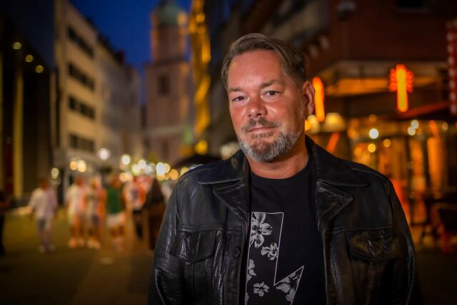Dortmunds Nachtbeauftragter Chris Stemann hat wieder die Silvesterparty auf dem Friedensplatz organisiert.