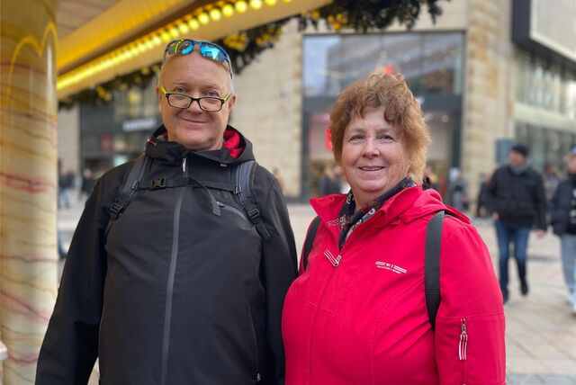 Hartmut und Gritta Hilberg aus Wetter in Hessen besuchen die Dortmunder Innenstadt.