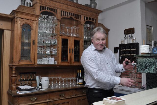Franz-Josef Tenkhoff kennt die Gaststätte „Zur Rauschenburg“ seit frühester Jugend.
