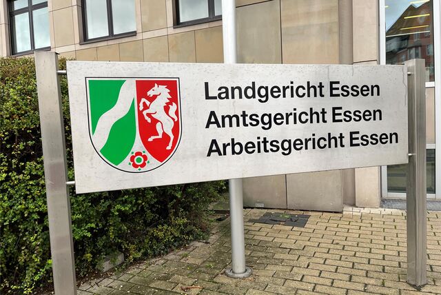Das Schild des Essener Gerichtes.