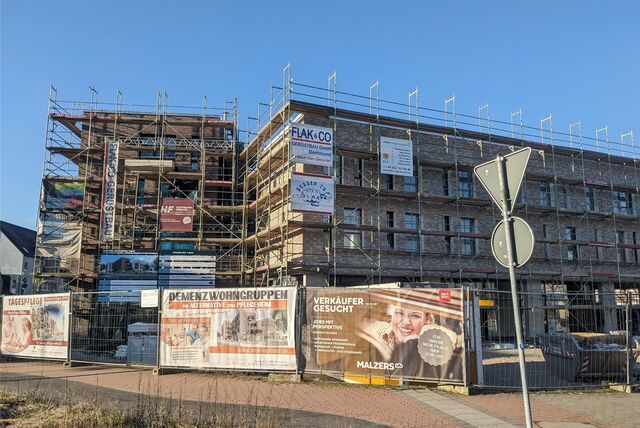 Das Bauprojekt „Leopold“ in Hervest nimmt immer mehr Gestalt an. Noch ist die Fassade jedoch nicht fertig.