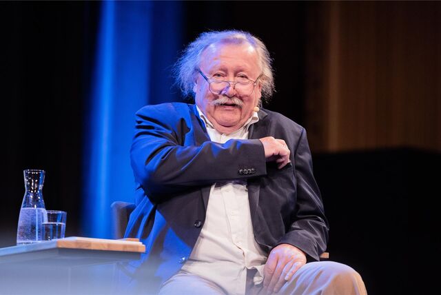 Autor Peter Sloterdijk (Archivbild) bei der Phil.Cologne im Funkhaus auf der Bühne, als er mit Wirtschaftsminister Habeck diskutiert. Der Philosoph soll seine Mitgliedschaft im Verein Deutsche Sprache (VDS) gekündigt haben.