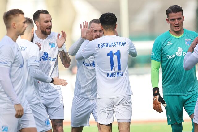 Das Westfalenliga-Team von Wacker Obercastrop mit Kapitän Kevin Großkreutz (3.v.l.) haben einen neuen Trainer.