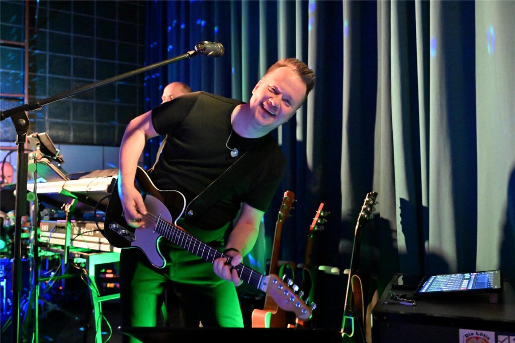 Beim Winterfest der Feuerwehr Polsum feierten alle Generation in der ausverkauften Mehrzweckhalle an der Bartholomäusschule mit der Band Splash eine beschwingte italienische Nacht.