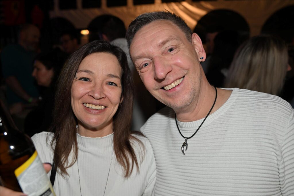 Beim Winterfest der Feuerwehr Polsum feierten alle Generation in der ausverkauften Mehrzweckhalle an der Bartholomäusschule mit der Band Splash eine beschwingte italienische Nacht.