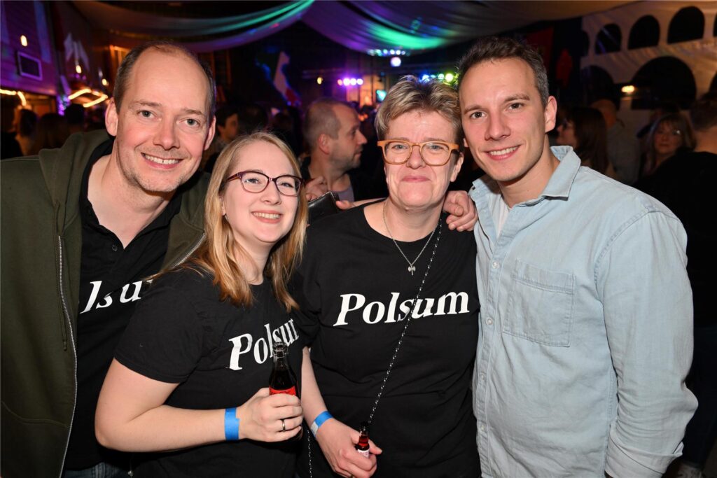 Beim Winterfest der Feuerwehr Polsum feierten alle Generation in der ausverkauften Mehrzweckhalle an der Bartholomäusschule mit der Band Splash eine beschwingte italienische Nacht.