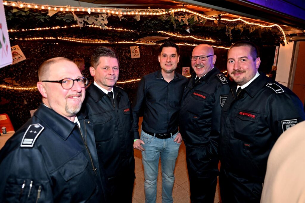Beim Winterfest der Feuerwehr Polsum feierten alle Generation in der ausverkauften Mehrzweckhalle an der Bartholomäusschule mit der Band Splash eine beschwingte italienische Nacht.