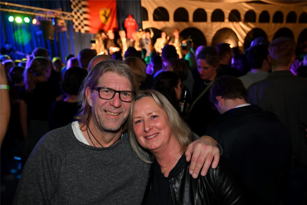 Beim Winterfest der Feuerwehr Polsum feierten alle Generation in der ausverkauften Mehrzweckhalle an der Bartholomäusschule mit der Band Splash eine beschwingte italienische Nacht.