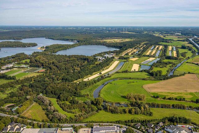 Gut gefüllt sind Nordbecken (l.) und Südbecken des Halterner Stausees.
