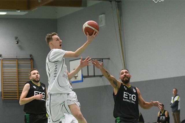 Mit dem zweiten Sieg im siebten Kreisliga-Spiel sind die Basketballer des Castroper BC auf Rang sieben vorgerückt – durch ein 70:32 gegen den Tabellennachbarn ETG Recklinghausen 3.