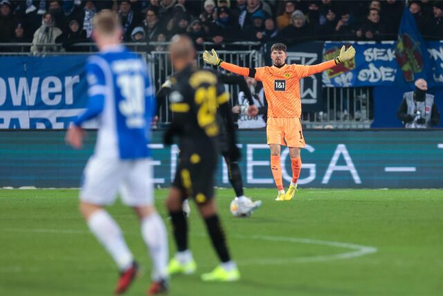 Gregor Kobel breitet die Arme aus.