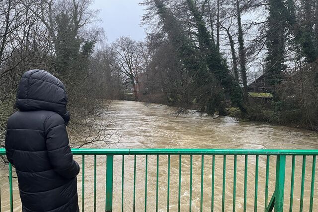 Auch die Stever (hier am Heimingshof in Hullern) führte extrem große Mengen Wasser.