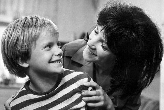 Fräulein Schmetterling: So hieß der DEFA-Film aus dem Jahr 1966 mit Melania Jakubisková (r.) Das Schriftsteller-Ehepaares Christa und Gerhard Wolf hatte das Drehbuch geschrieben. Die Anrede „Fräulein“ war damals noch üblich.